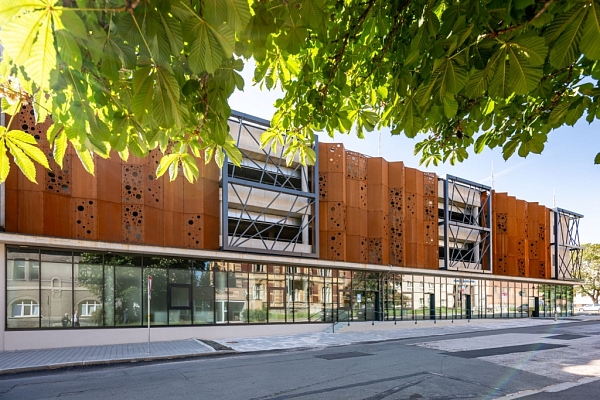 Nový ceník v parkovacím domě Městské nemocnice